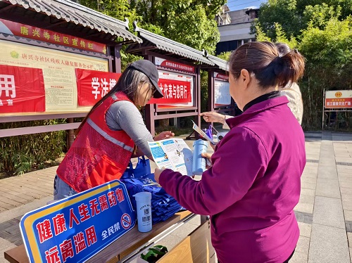 一堂“安全课”送到家门口！窑湾街道多元宣传守护居民安居乐业