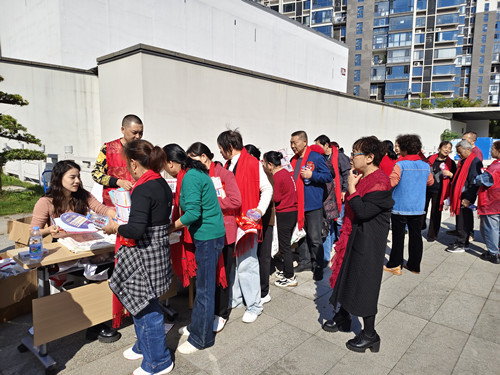 白石社区：重阳艺街聚温情 安全宣传护民心