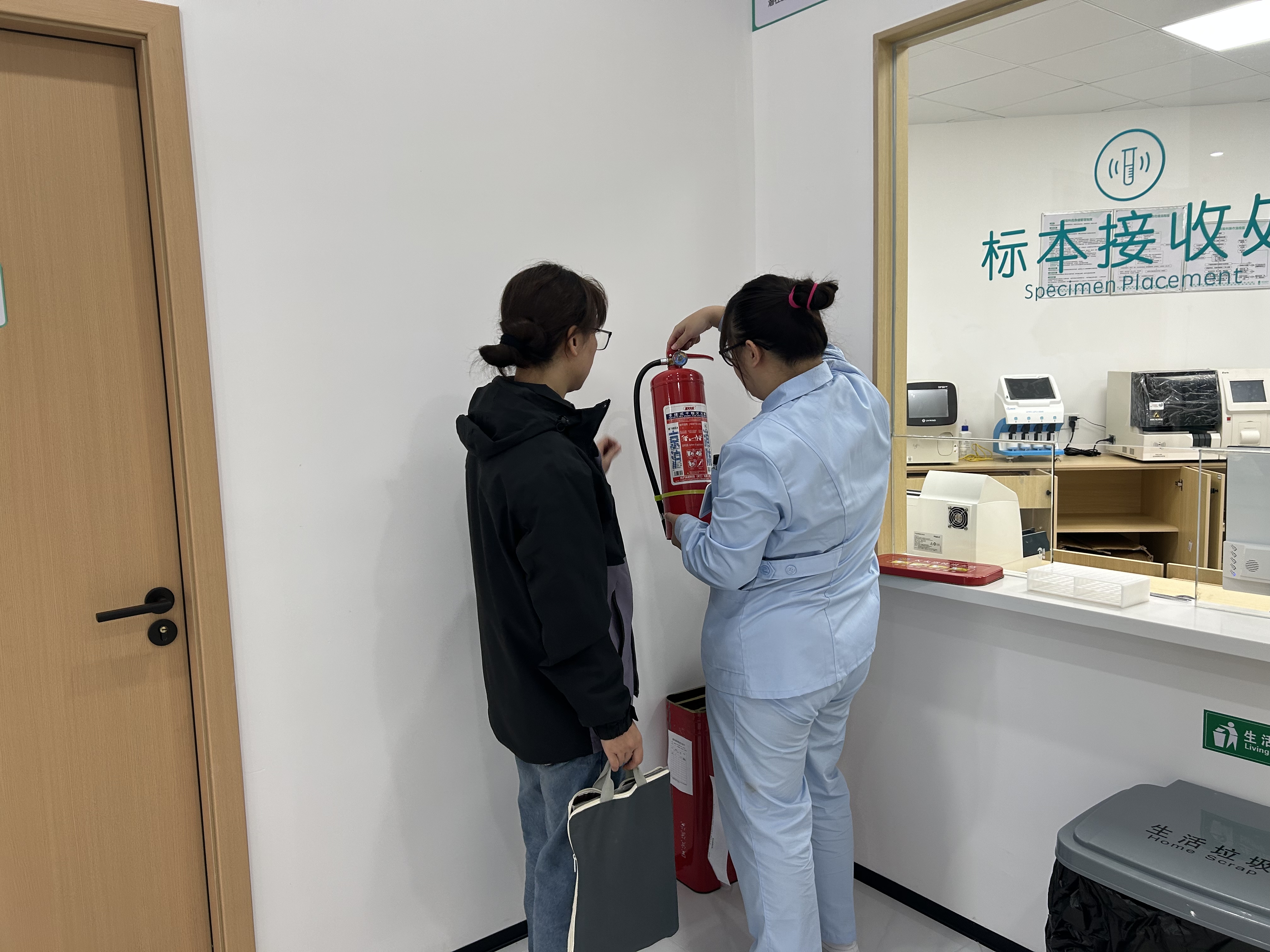 雨湖路街道社区卫生服务中心开展医疗机构安全生产与卫生监督专项巡查