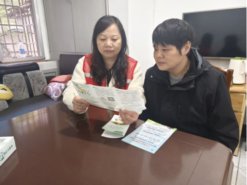 爱国社区：丹桂飘香喜迎重阳 暖心护航城乡居保