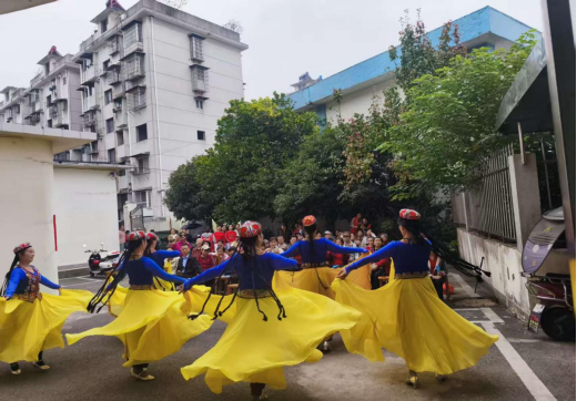 楠竹社区：开展“情暖重阳 爱在社区 敬老茶话会”活动