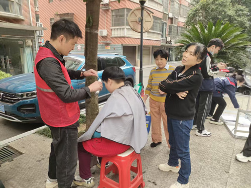 乐在社区！宝庆路社区趣味游戏点亮老年生活