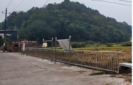 新桥社区：围栏换 “新装”，实事暖民心