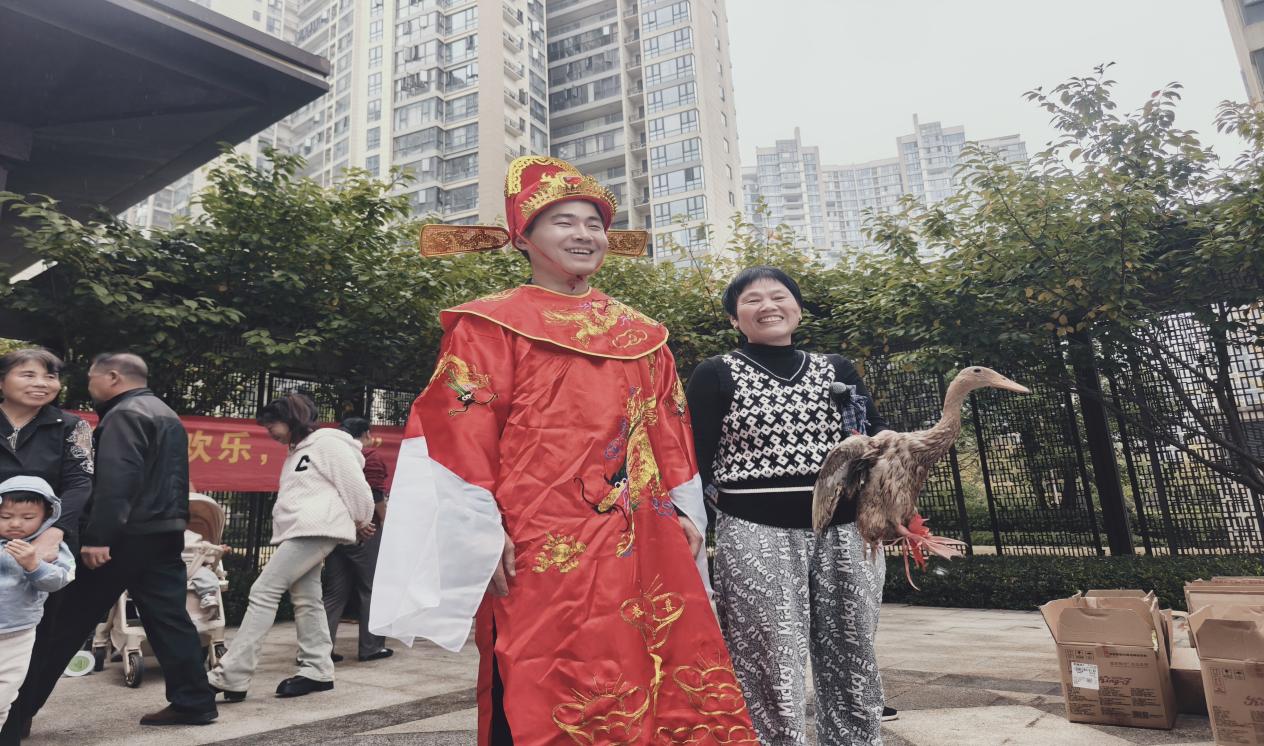 趣玩迎立冬 邻里暖寒冬——乐塘社区联合多方开展便民邻里节活动