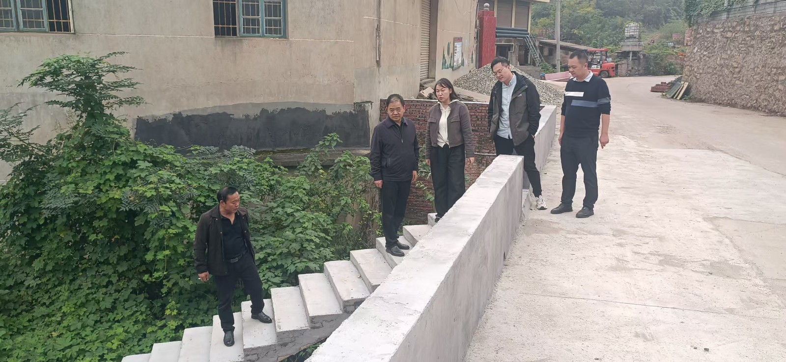 【我为群众办实事】先锋街道：民生微实事暖人心 先锋村道路换新颜