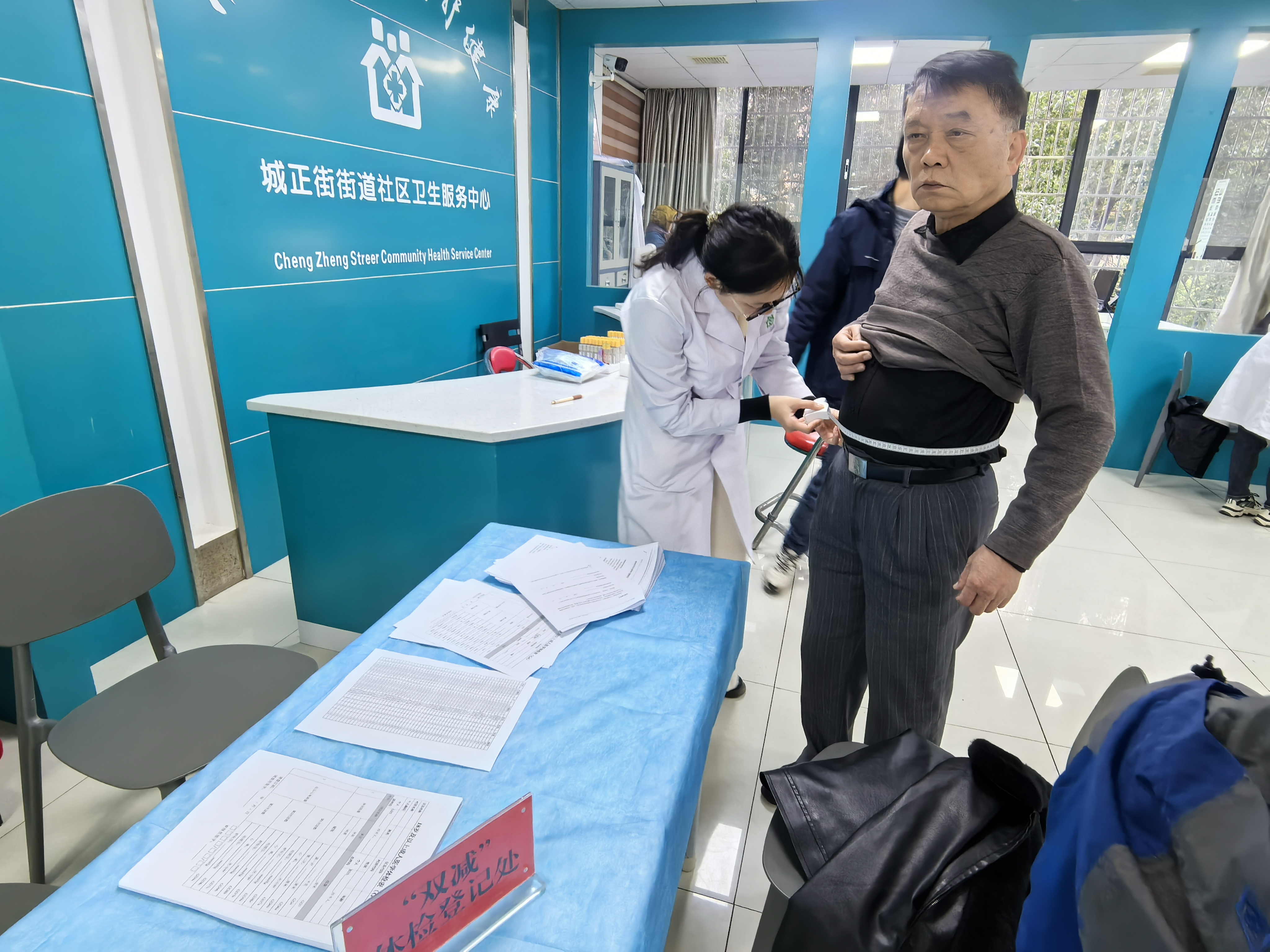 省市区疾控专家一行到城正街街道社区卫生服务中心调研指导工作