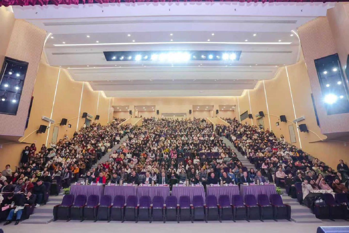 雨湖区九华江声中学“一核两翼三维”课程育人成果亮相长株潭教研经验推介会