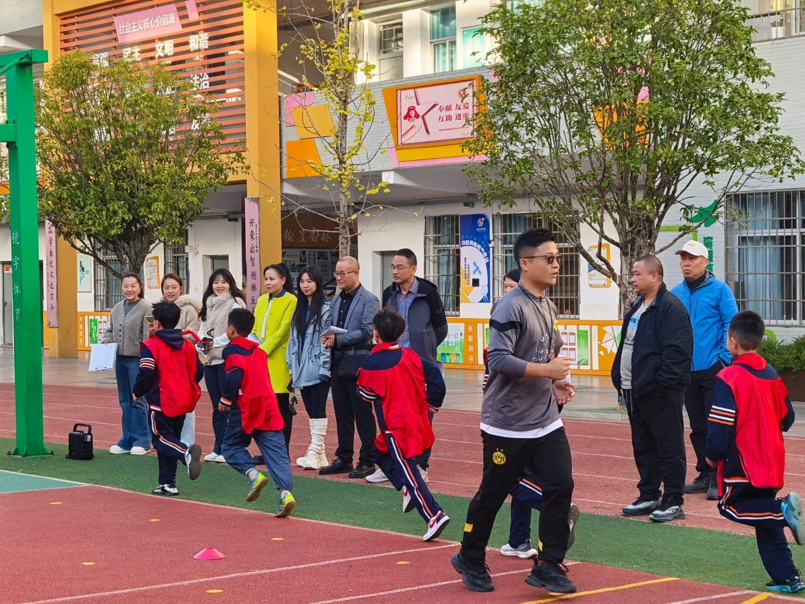 风车坪学校联动立云学校开展体育学科专题教研