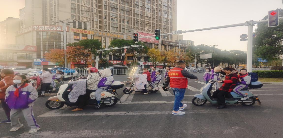 乐塘社区：开展 “文明交通 志愿同行”志愿服务活动