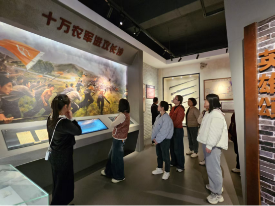 姜畲镇：红色展陈映初心 农家书屋启新程