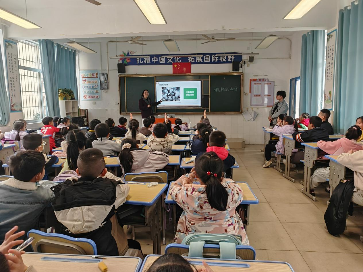 风车坪学校：高校专家进校园  解锁科技奥秘