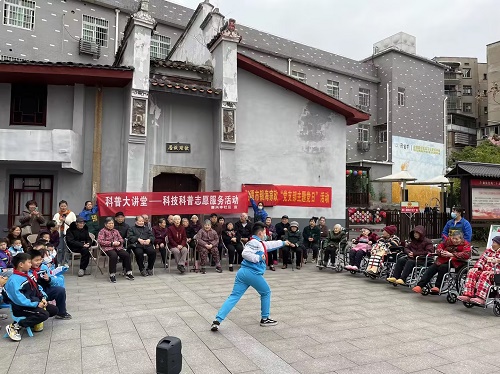 初冬暖阳映孝行 家风润心结硕果——唐兴寺社区家风建设绘就文明画卷