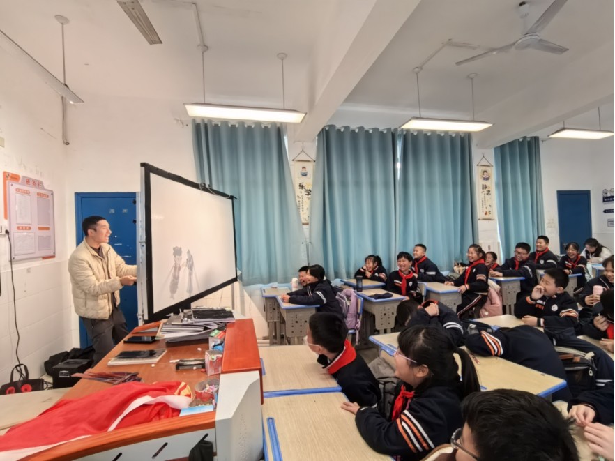 雨湖区教育局：皮影戏在校园里“圈粉”风车少年