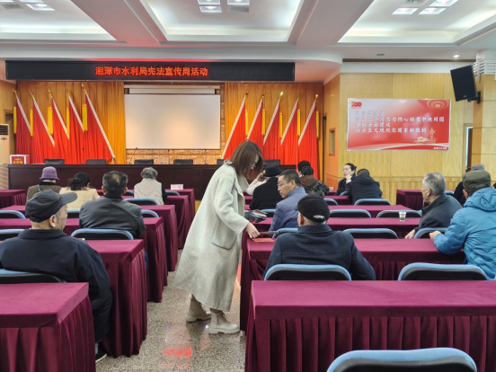 万新社区：法治护航守诚信，共建文明新湘潭