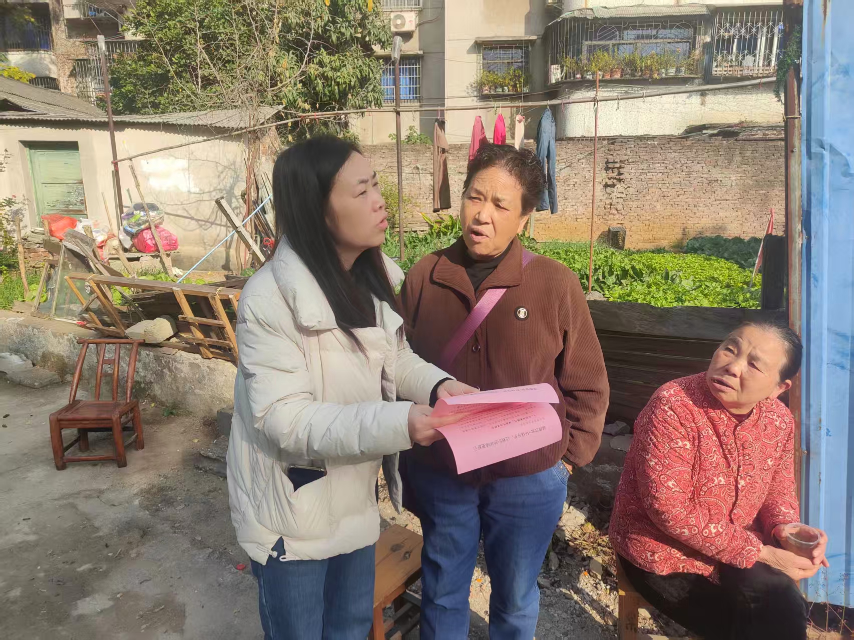 杉树巷社区：禁烧禁燃巡查 守护蓝天白