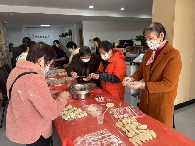 冬至饺子暖社区，慈善基金激活“邻聚力”——湘大社区举办“饺香暖邻里，冬至共团圆”主题活动