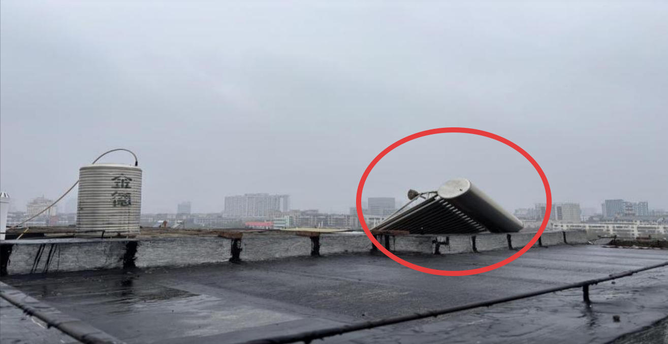 【平安雨湖】关圣殿社区：积极响应群众诉求 及时消除高空隐患