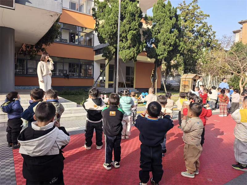 江南幼儿园成功获评“湘潭市一级幼儿园”