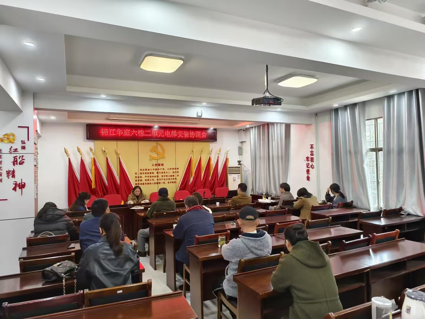 【我为群众办实事】楠竹山镇：加装电梯见成效  惠民新政落地有声