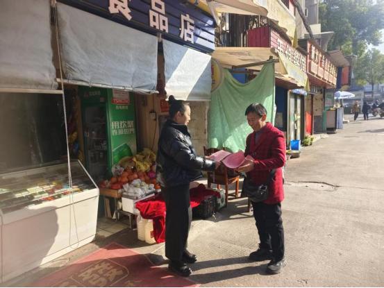 万新社区：禁燃宣传进社区