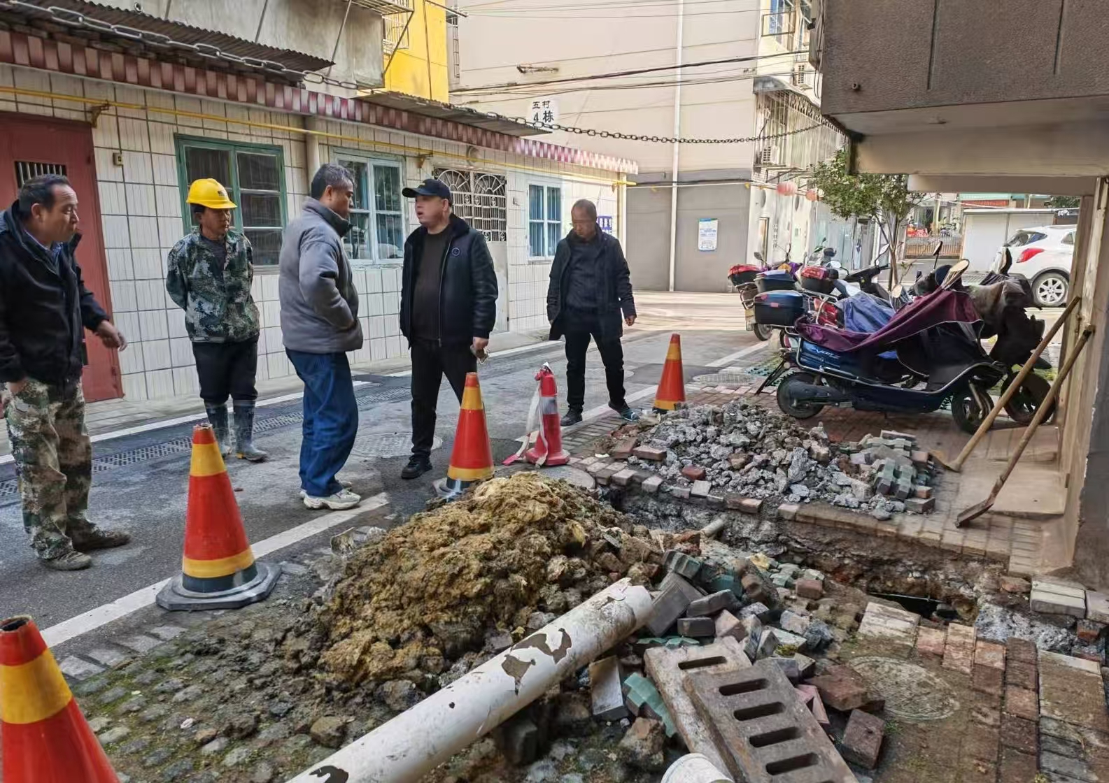 楠竹山镇：“堵”点疏通记——一次急事急办的接力