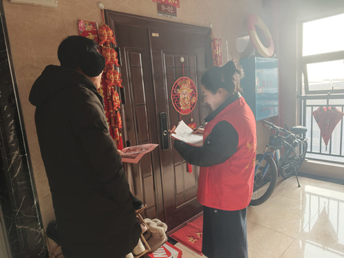 白石社区开展“敲门行动”筑牢冬季消防安全防线