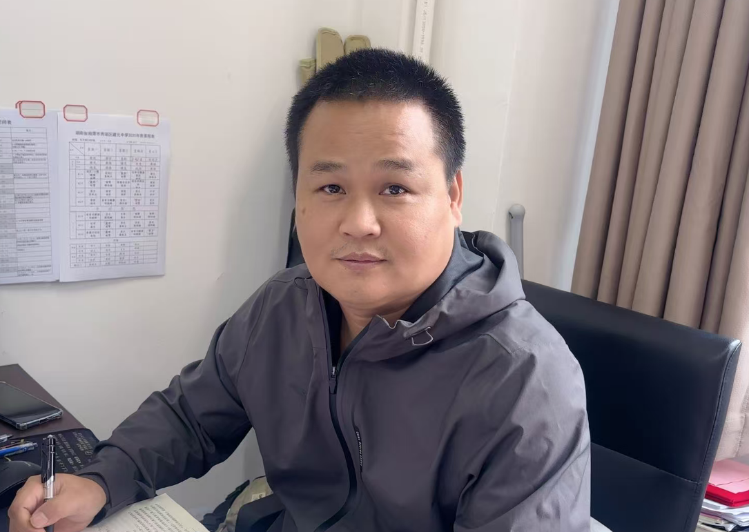 【出彩雨湖人】建元中学教师赵赞：深耕教坛廿六载，丹心一片育桃李