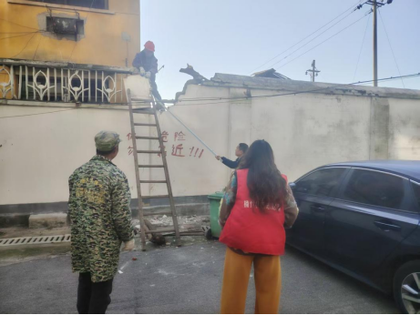 未雨绸缪！楠竹社区及时消除外墙安全隐患