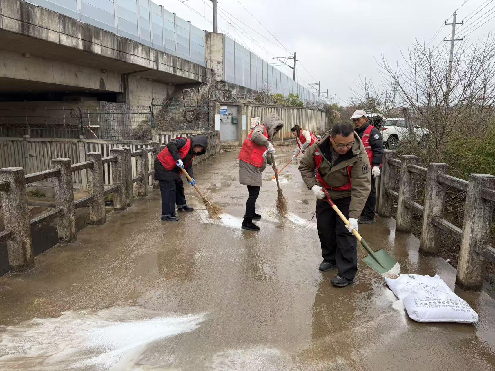 万楼街道多维发力，筑牢低温雨雪冰冻安全防线