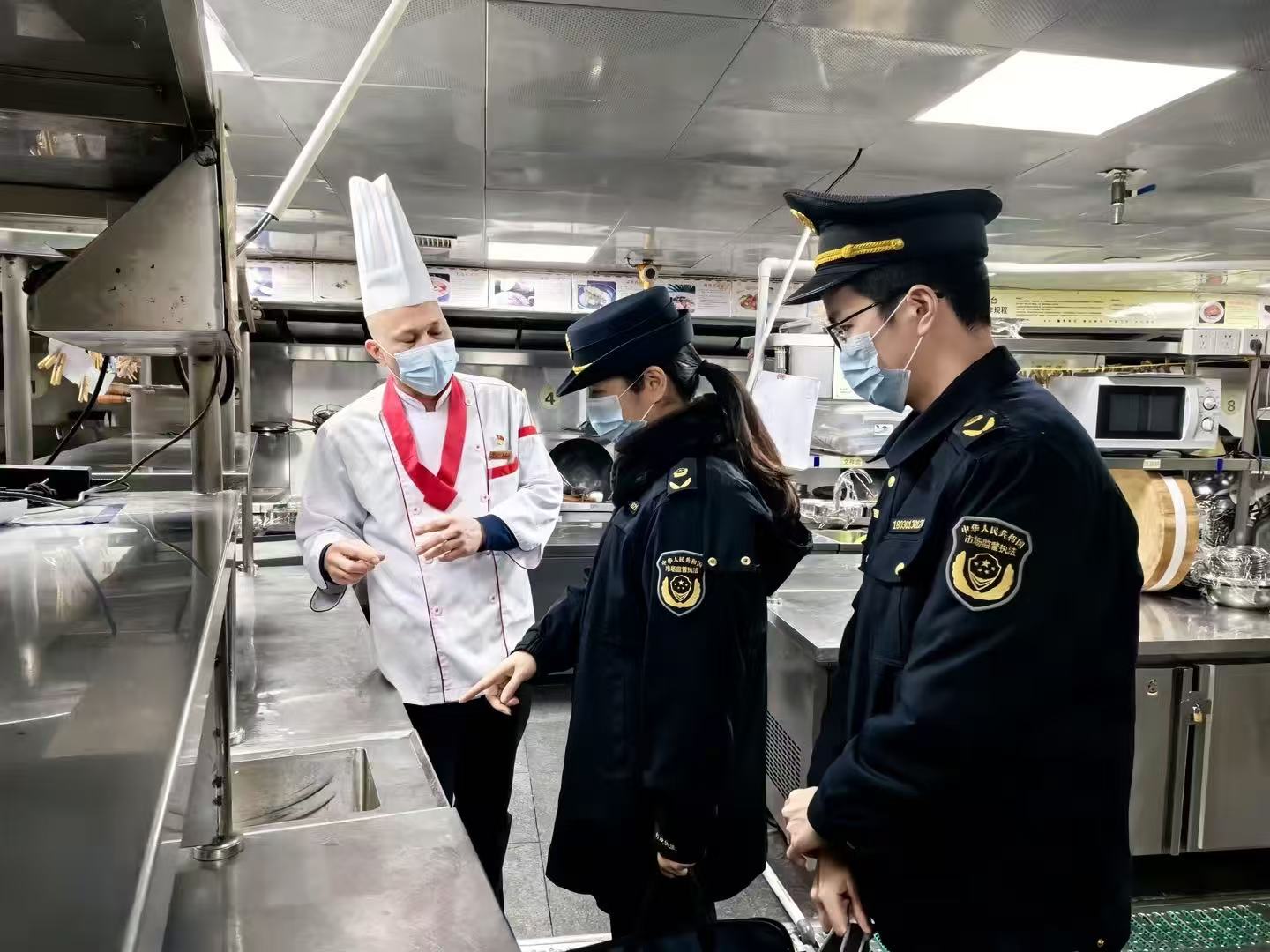 雨湖区市场监督管理局：筑牢舌尖防线 护航年关食品安全