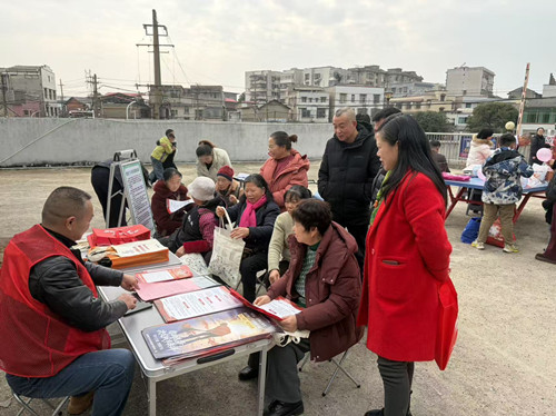 烟竹社区：烟竹聚福迎新春 平安护航过大年