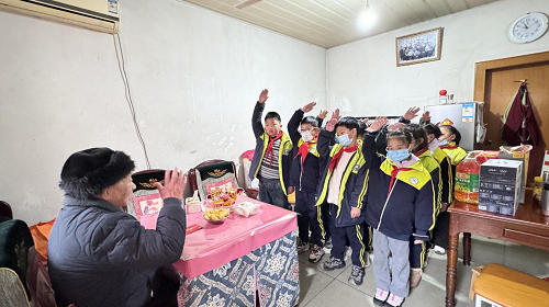 罗祖殿社区“薪火相传·致敬英雄”走访慰问参战老兵