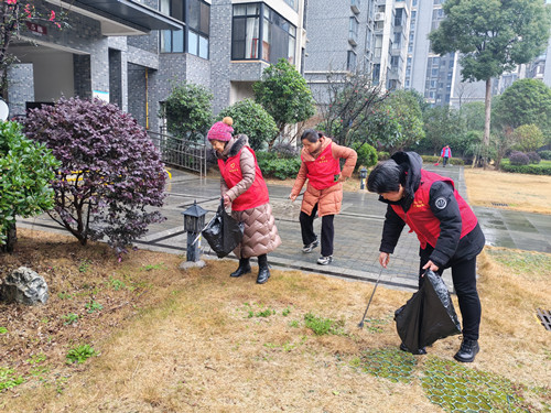 白石社区组织开展爱国卫生大扫除活动