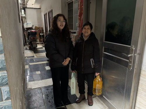 广园社区开展春节前走访慰问困难群众活动