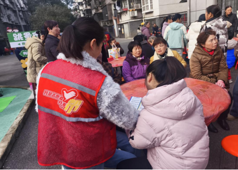 楠竹社区：多措并举扎实推进烟花爆竹禁燃禁放宣传工作