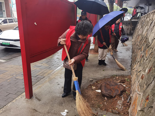 广园社区开展“新春爱国卫生大扫除 共建洁净祥和美好家园”主题活动
