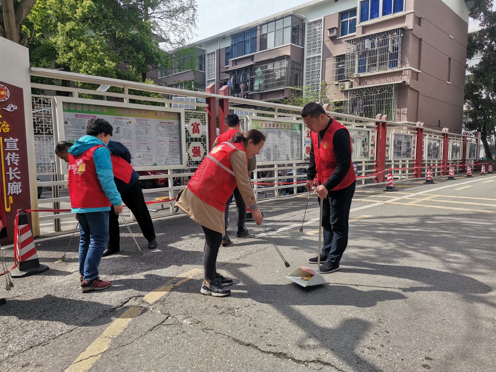 洗脚桥社区：以“双提升”行动绘就宜居文明新画卷