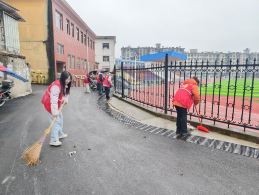 雨湖区楠竹山镇“双提升”工作之七丨文明创建绘新景“双提升”中见真章