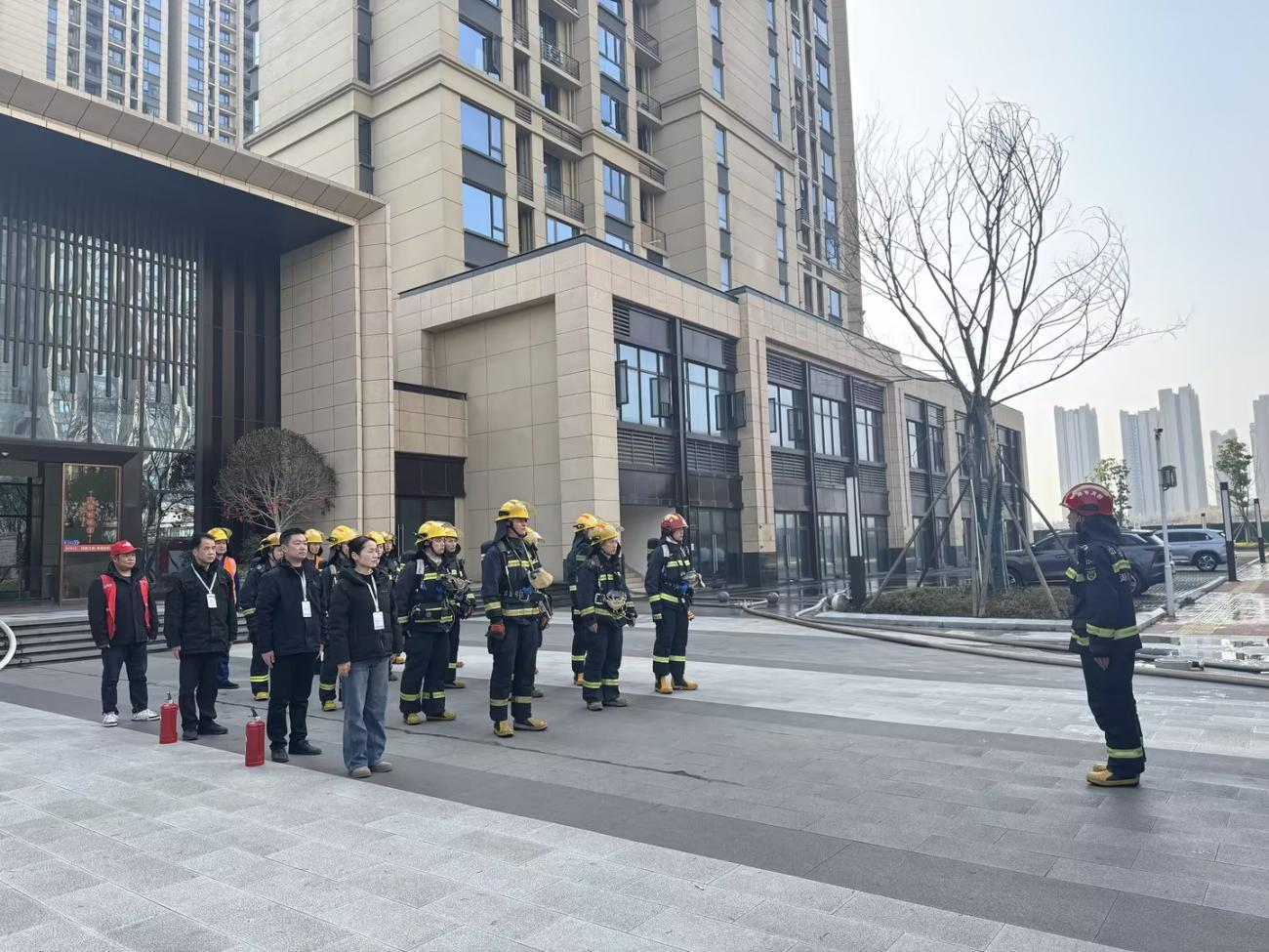 万楼街道：节前消防演练，筑牢小区安全防线