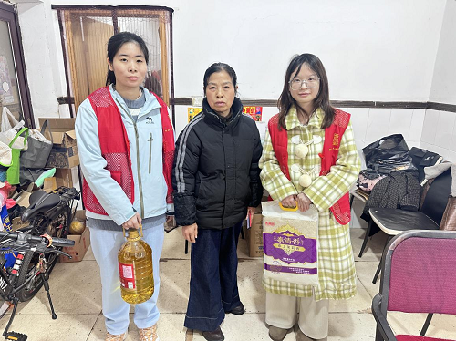 温情传递 巾帼同行——罗祖殿社区妇联关爱行动