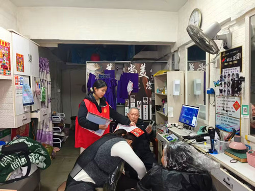 宝庆路社区开展“青春护家园·文明伴我行”爱国卫生主题实践活动