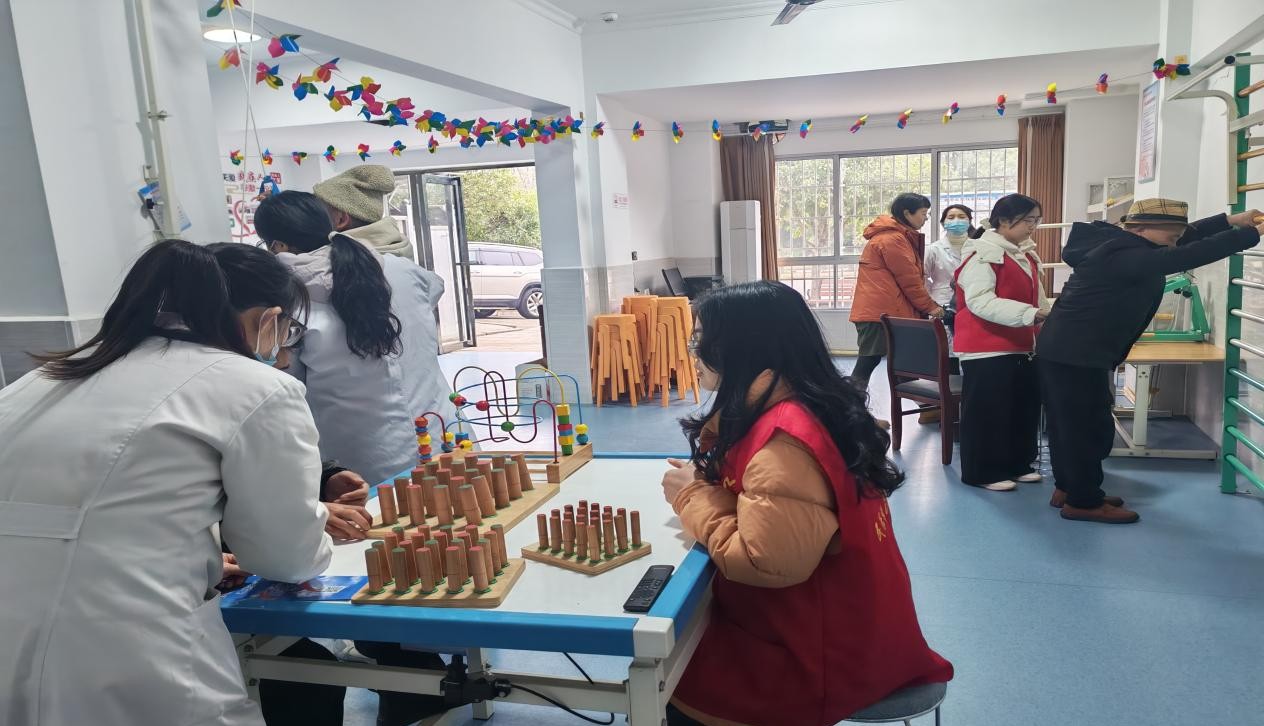 民乐社区残疾人康复站开展“康复同行·温暖相伴”主题服务活动