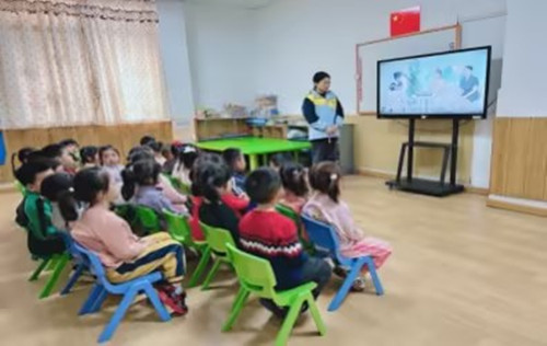 利剑护蕾守童心 家园共育护成长——广园社区联合辖区幼儿园开展“利剑护蕾”专项宣传活动