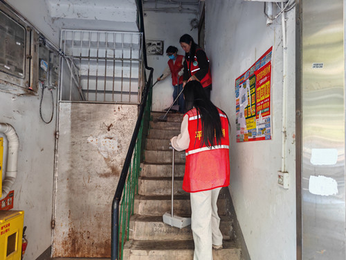 宝丰街社区开展“共建洁净家园 共享幸福生活” 大扫除活动