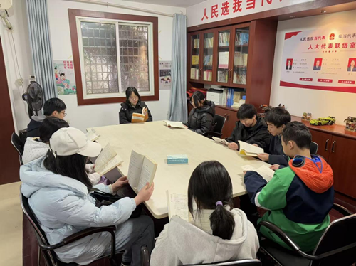 书香致远 文润心田——富民城社区开展“书香雨湖 四季阅读”全民阅读主题活动