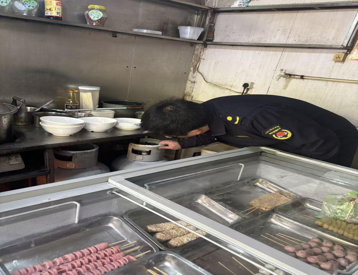 【平安雨湖】车站路社区开展燃气安全专项检查行动