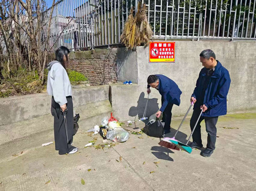 烟竹社区：联建聚力大扫除 绘就“双提升”新画卷