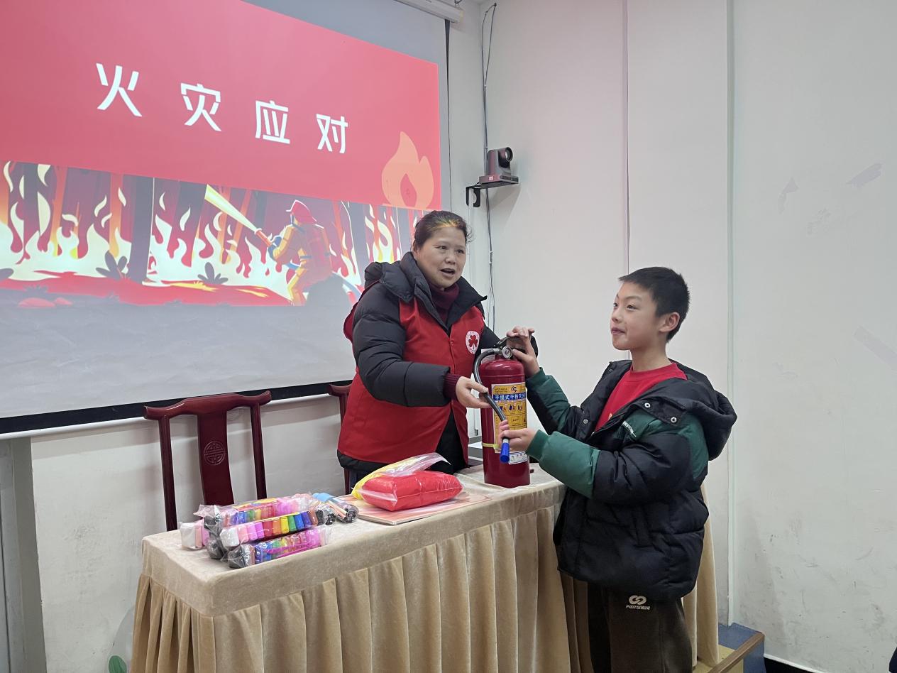 安全“童”行 科普护航——关圣殿社区开展青少年消防安全科普活动