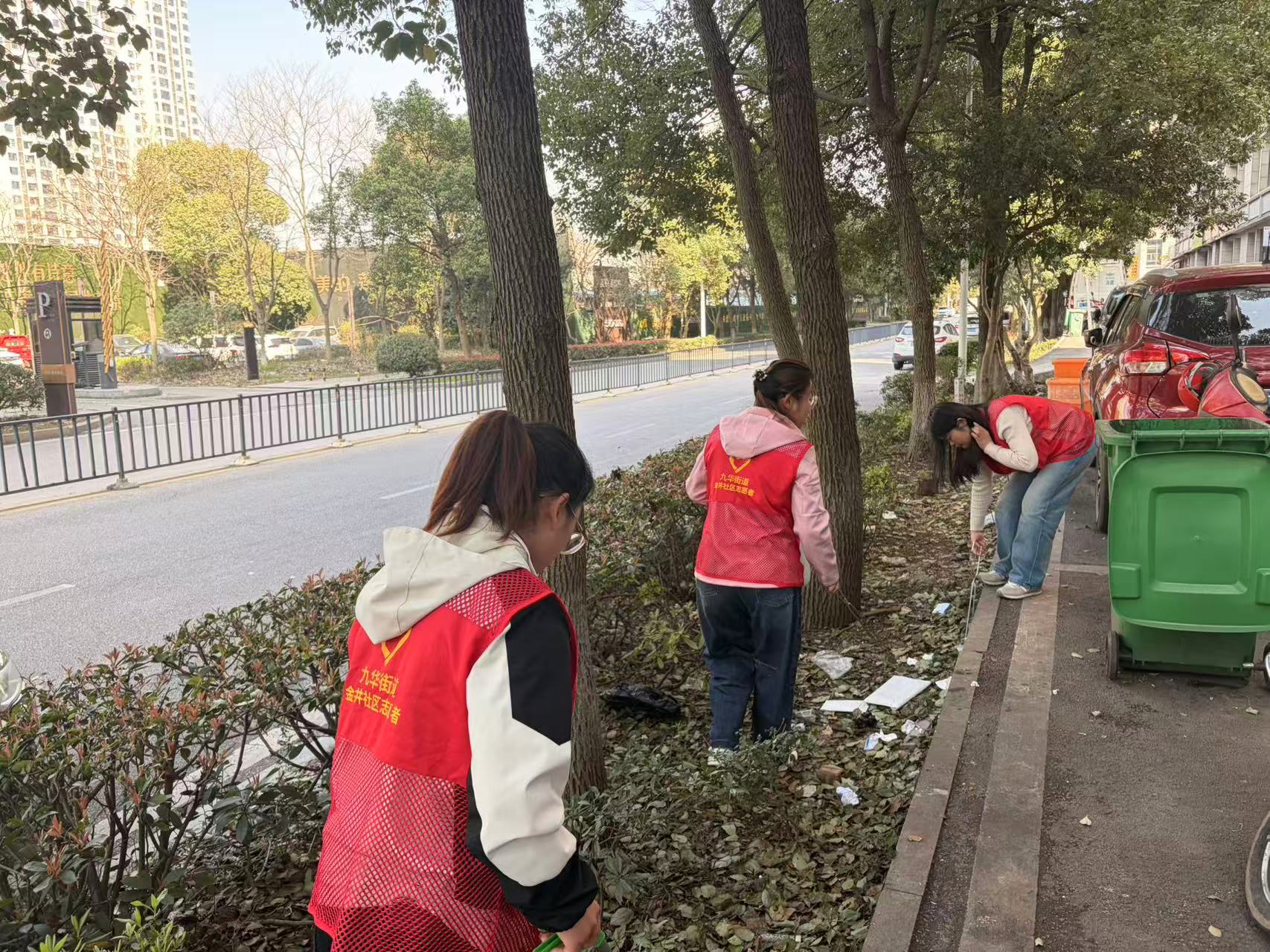 雨湖城管：奏响“双提升”专项行动“交响曲”， 让城市“有颜有序”