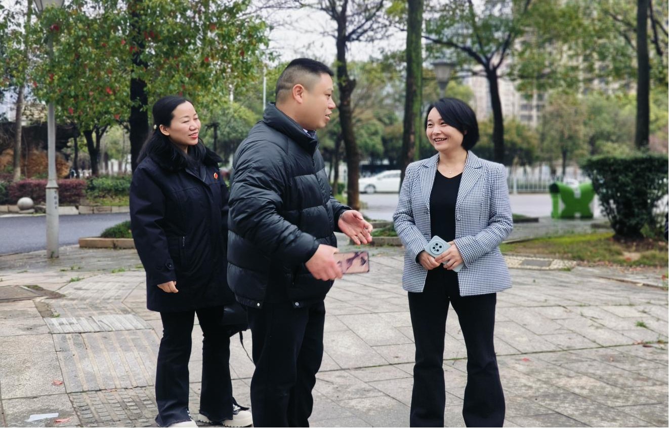 区级河长赴和平街道开展双庆渠汛期巡河